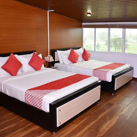 Oyo 430 The Turf Villa Нувара-Елія Екстер'єр фото