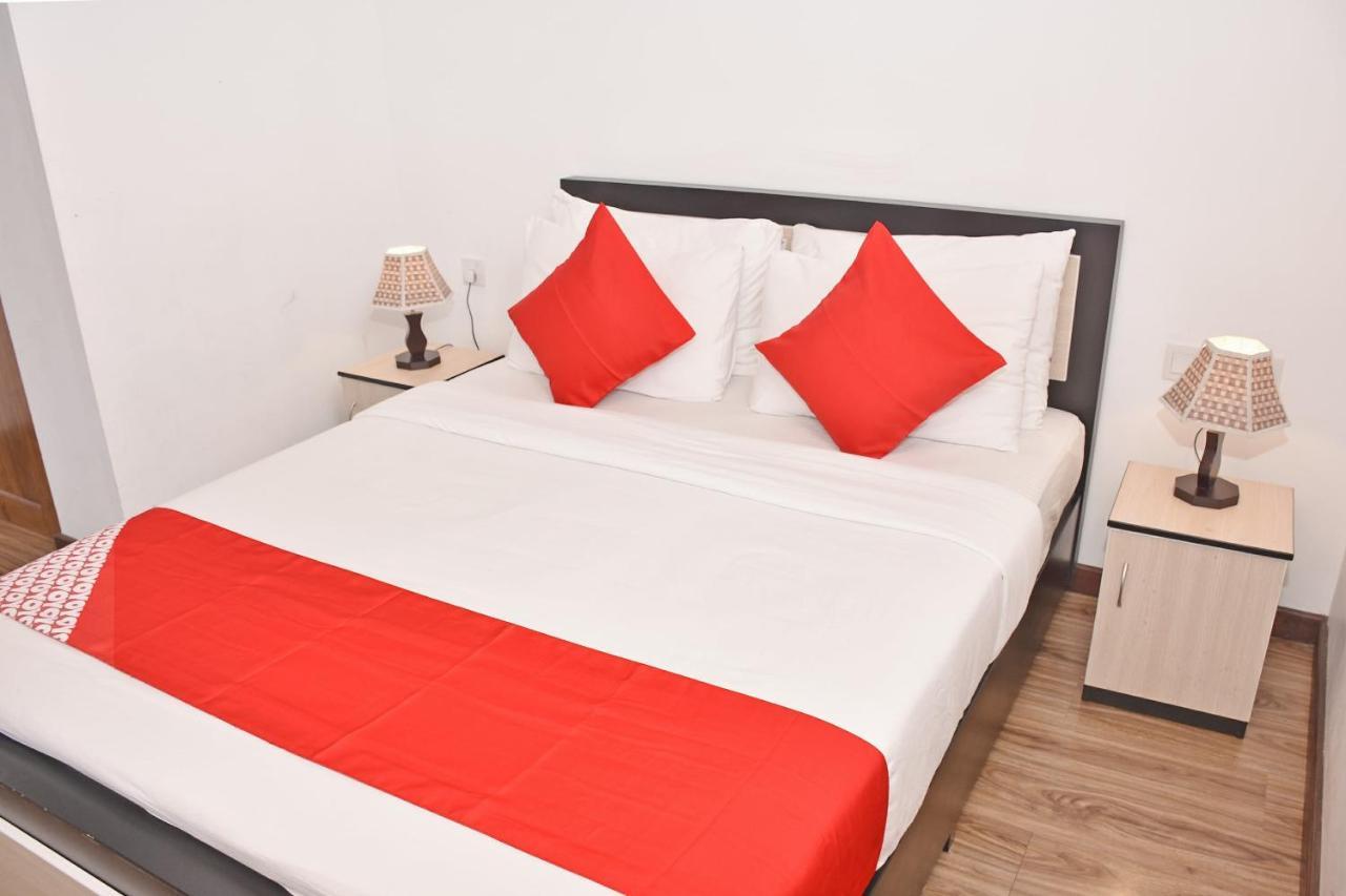 Oyo 430 The Turf Villa Нувара-Елія Екстер'єр фото